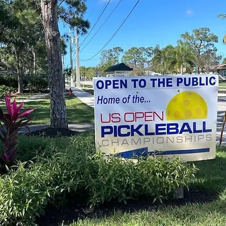 Velvet Bloom Unique Location 3Mil To Downtown Vila North North Naples Exterior foto
