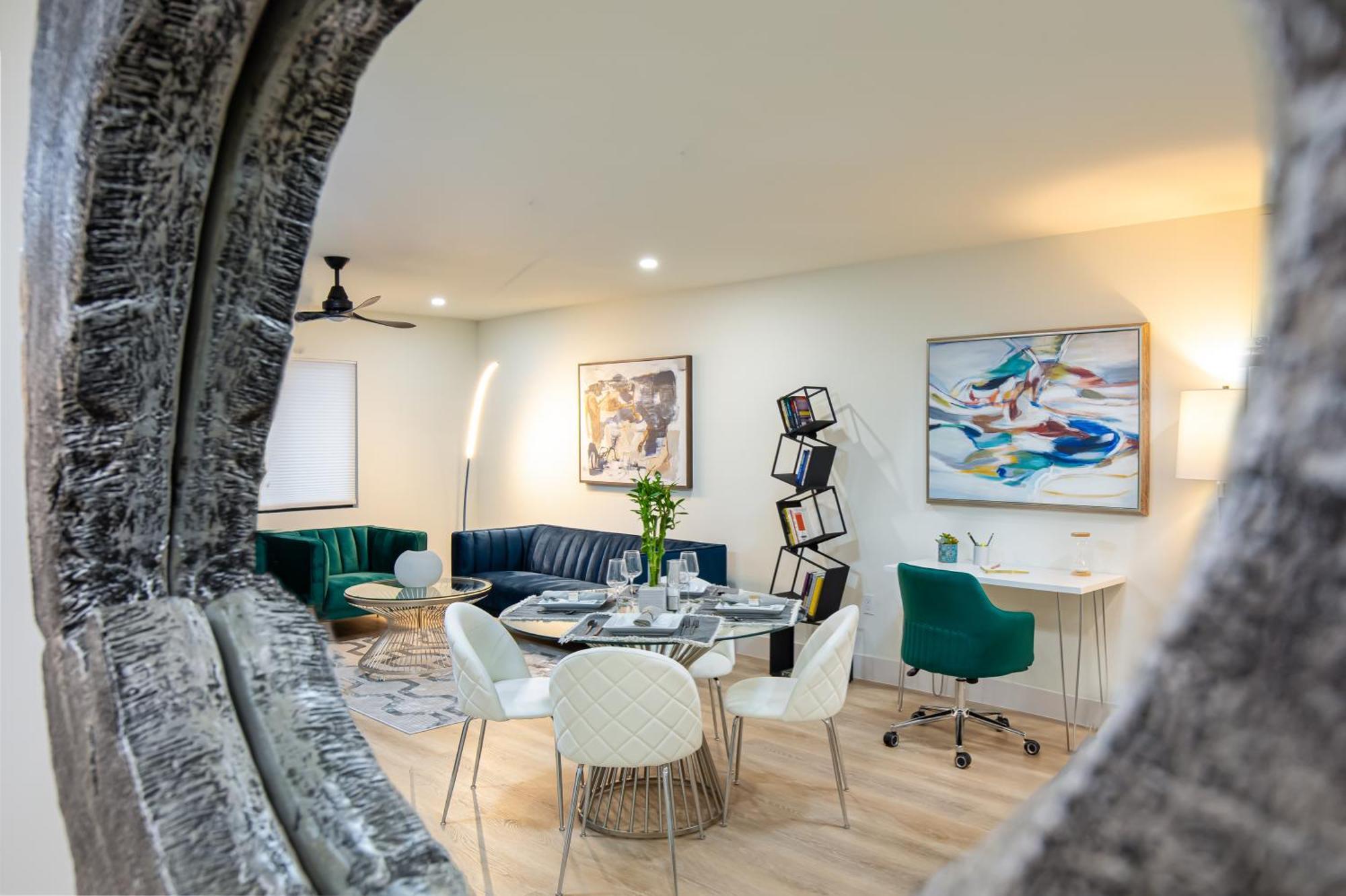 Velvet Bloom Unique Location 3mil To Downtown North Naples