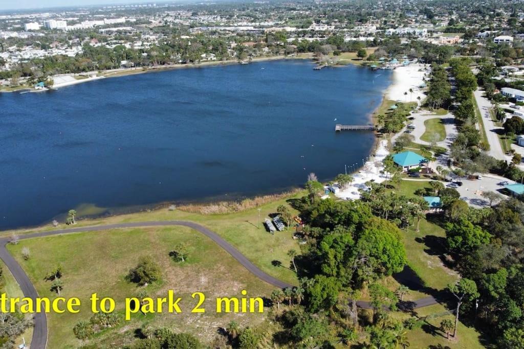 Velvet Bloom Unique Location 3mil To Downtown * North Naples